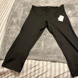 Old Navy - Active Wear - Crop High-Rise Black Leggings Never Worn with Tags